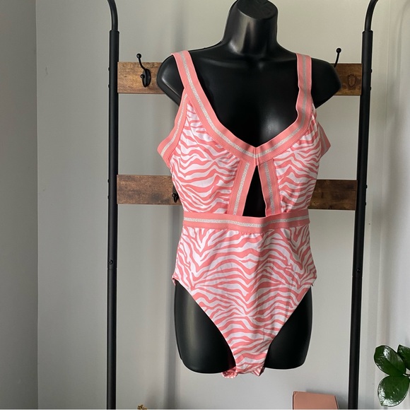 Sanctuary Modern Kitty Cutout One-Piece Bright Peachy animal print size L NEW - Picture 3 of 7